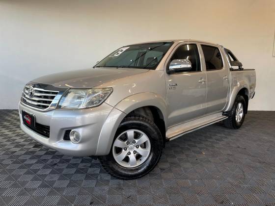 TOYOTA HILUX 2.7 SRV 4X4 CD 16V FLEX 4P AUTOMÁTICO TOYOTA HILUX 2.7 SRV 4X4 CD 16V FLEX 4P AUTOMÁTICO